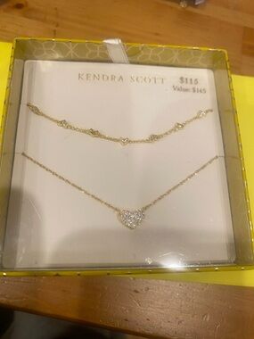 Mother’s Day Kendra ❤️ Scott Gold Layered Heart Necklace 
Great gift 🎁